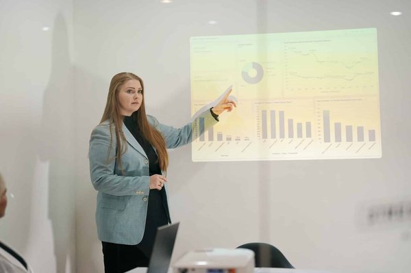 What Are the Effective Leadership Strategies for a Multigenerational UK Workforce?